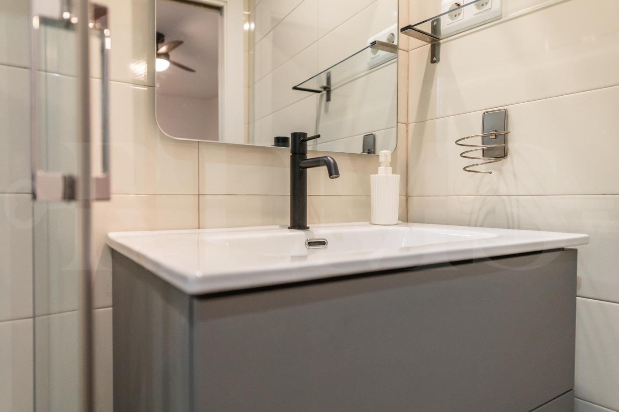 Appartamento Minimalist In The Heart Of By Rems *