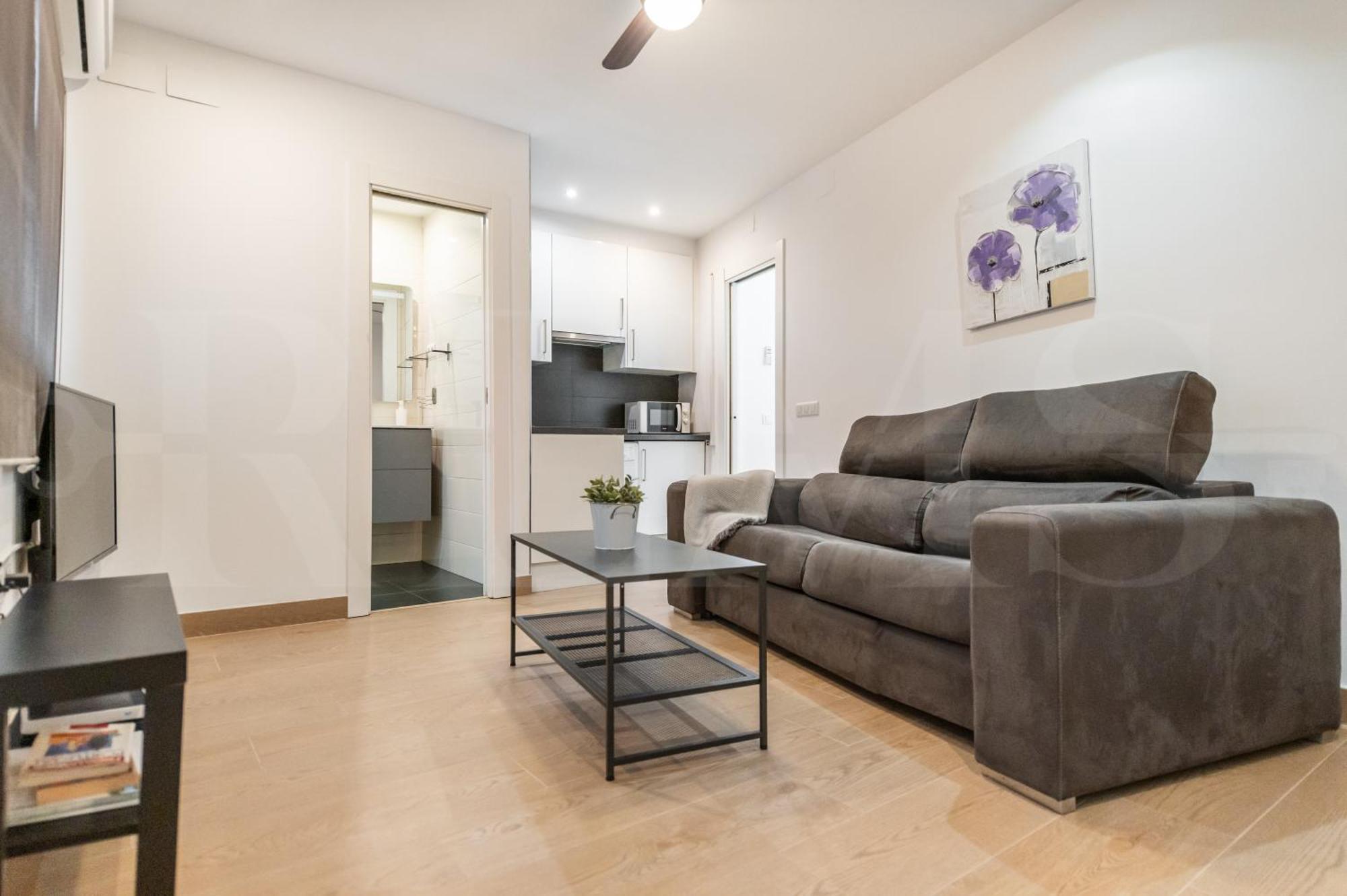 Appartamento Minimalist In The Heart Of By Rems